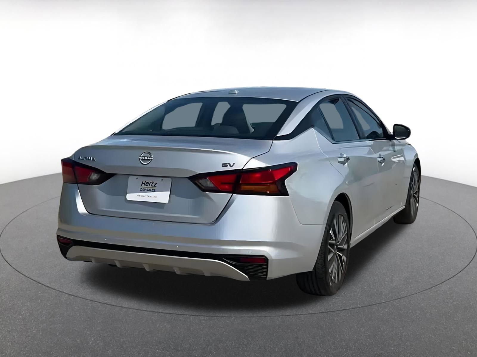 Used 2024 Nissan Altima 2.5 SV image 14