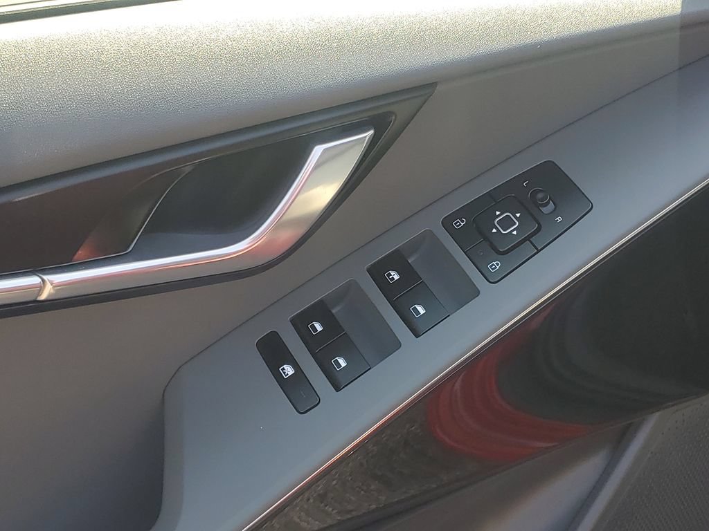 Certified 2023 Kia Niro EX FWD image 6