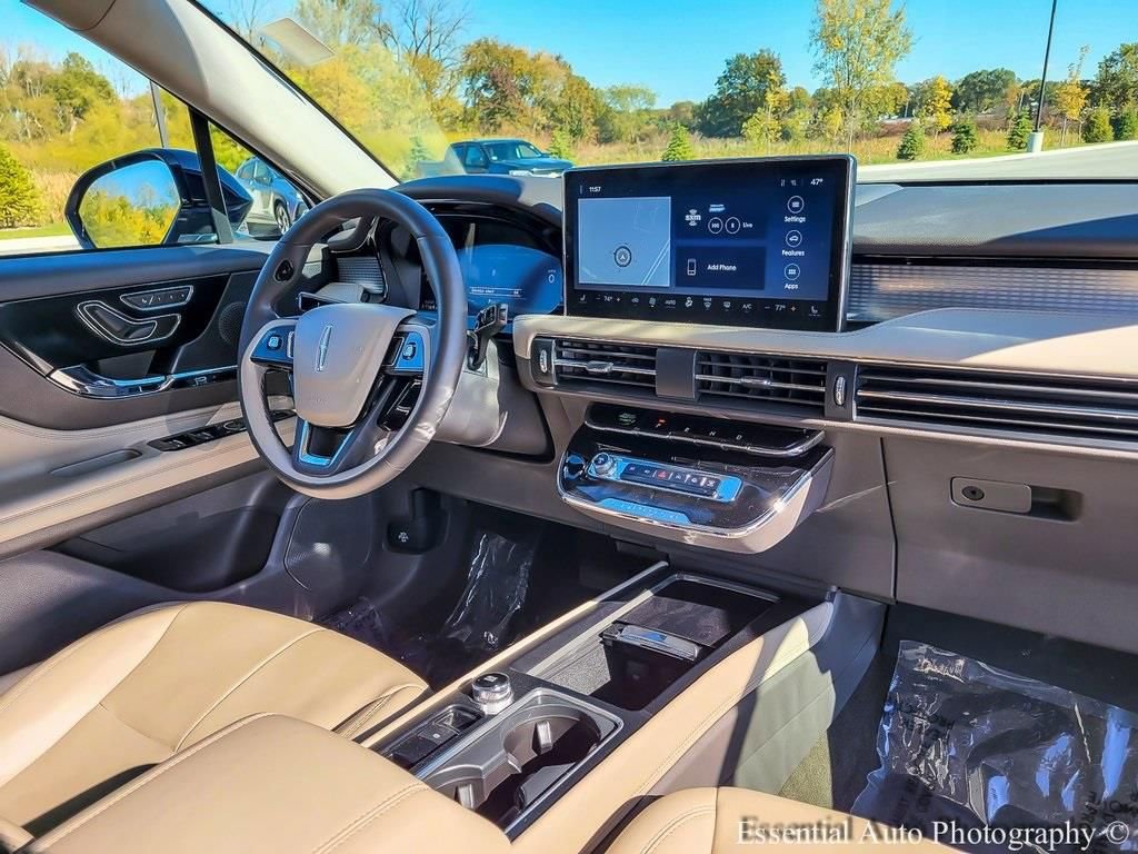 Used 2023 Lincoln Corsair AWD w/ Towing Package image 34