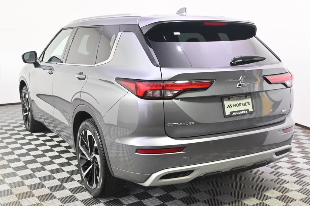 Used 2022 Mitsubishi Outlander SEL image 3