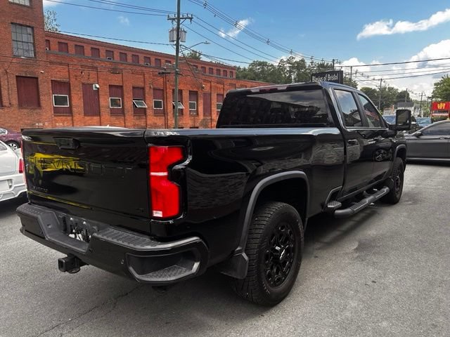 Used 2024 Chevrolet Silverado 2500 LT w/ Midnight Edition AWD/4WD image 6