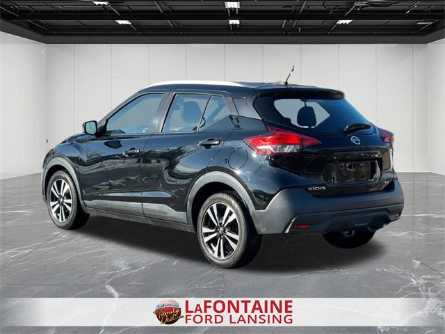 Used 2019 Nissan Kicks SV image 3
