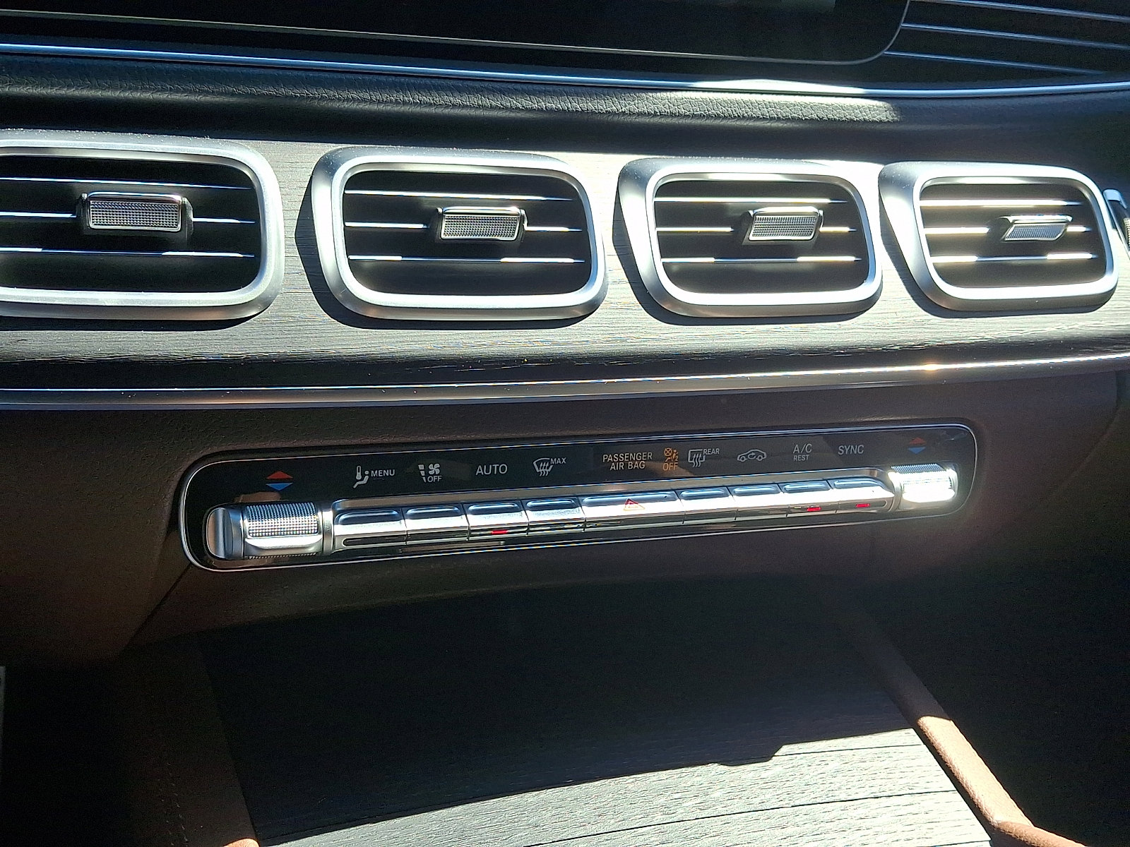 Certified 2025 Mercedes-Benz GLS 450 4MATIC image 16