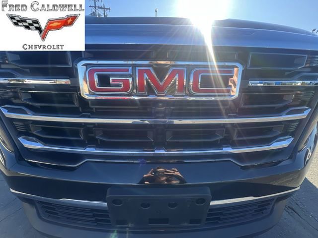 Used 2025 GMC Acadia Elevation image 30