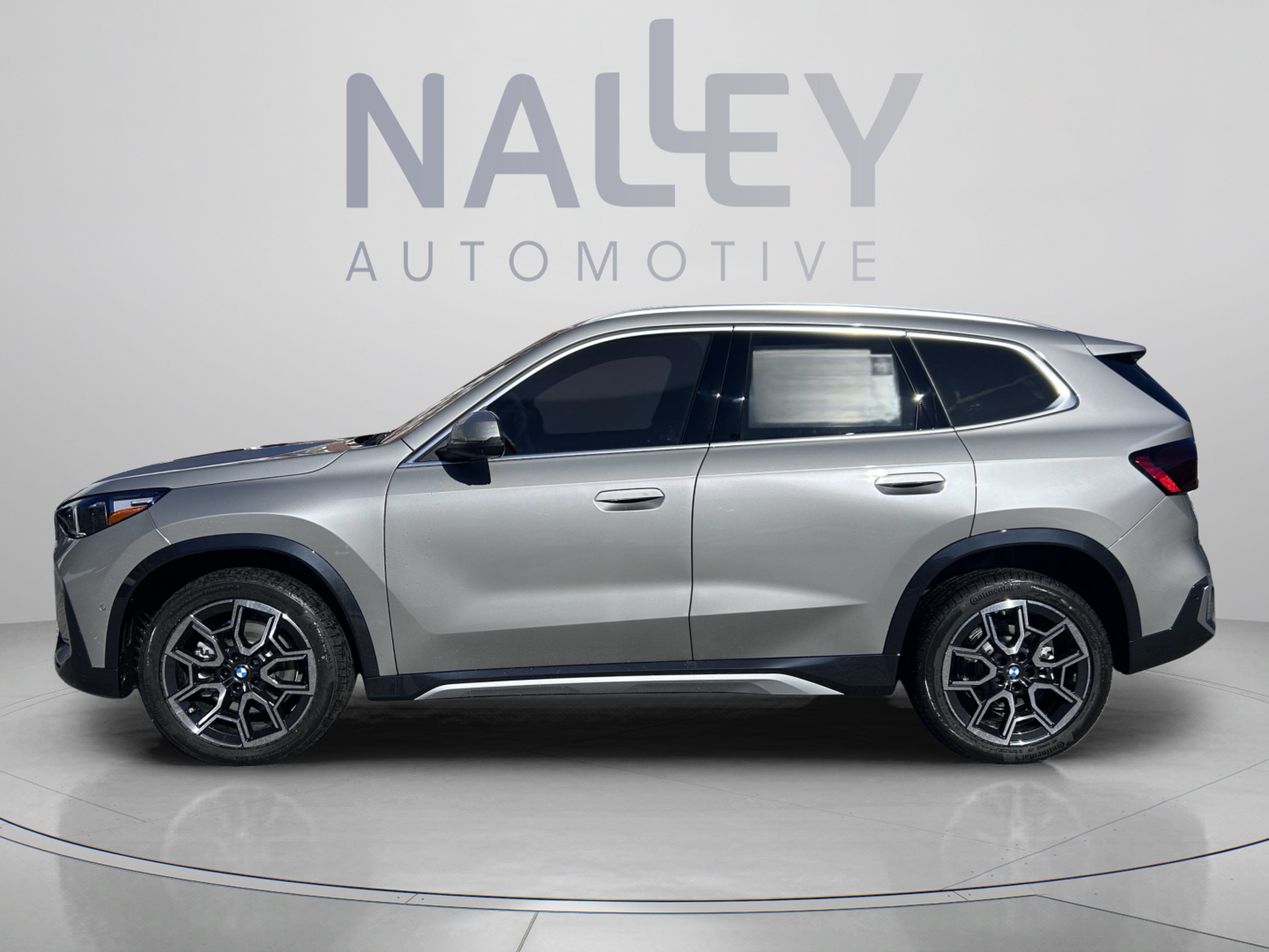 Used 2026 BMW X1 xDrive28i w/ Technology Package AWD/4WD image 3