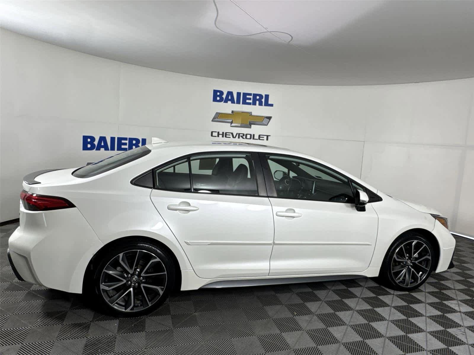 Used 2020 Toyota Corolla XSE FWD image 6