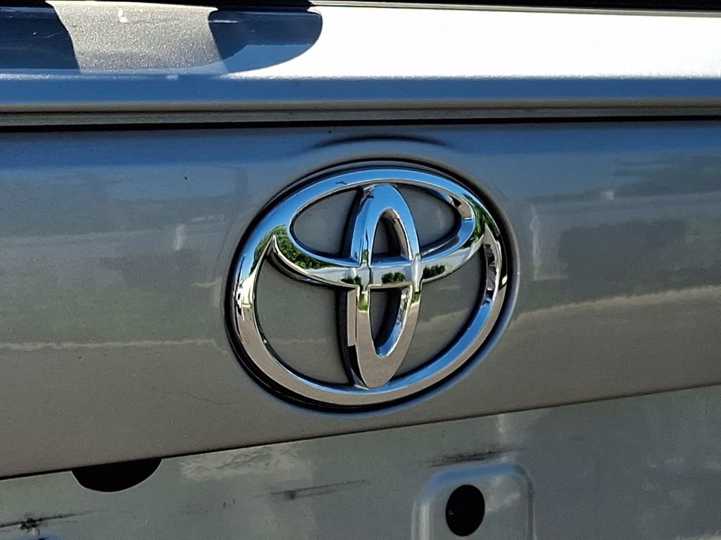 Certified 2021 Toyota RAV4 LE AWD/4WD image 29