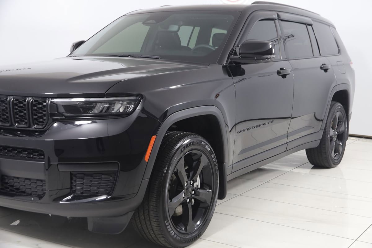 Used 2023 Jeep Grand Cherokee L Laredo AWD/4WD image 54