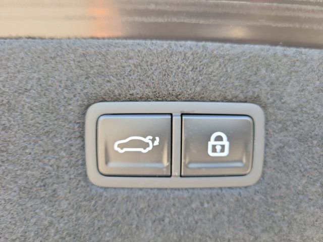 Used 2025 Genesis G90 3.5T image 7