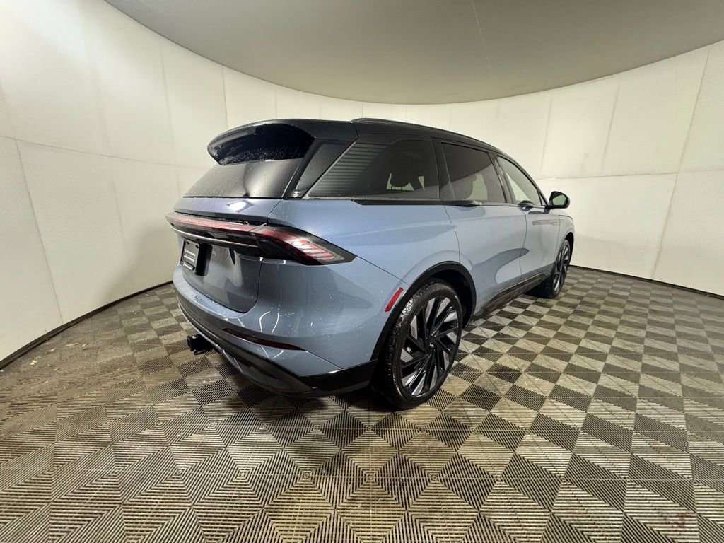 New 2025 Lincoln Nautilus Reserve w/ Jet Appearance Package AWD/4WD image 5