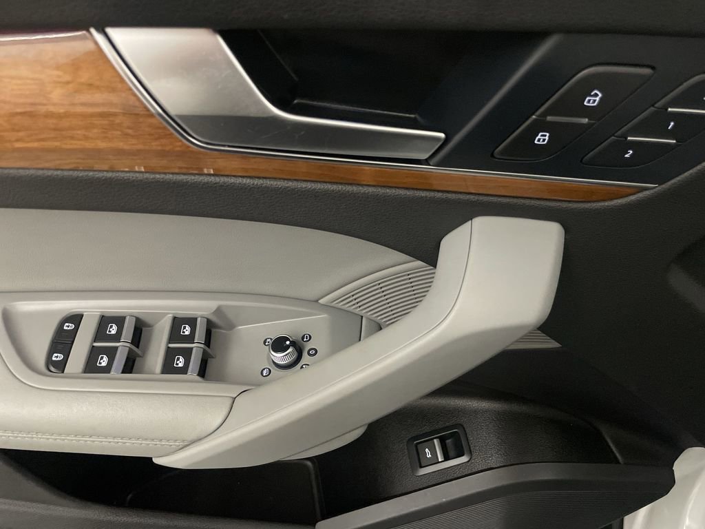 Used 2023 Audi Q5 2.0T Prestige w/ Prestige Package image 18