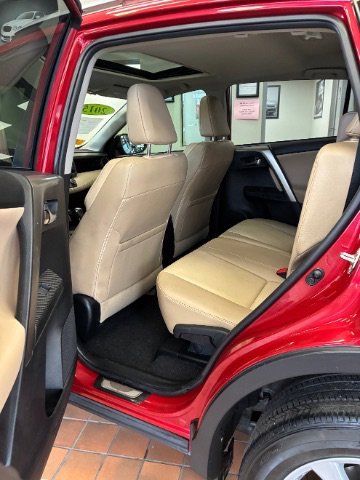 Used 2015 Toyota RAV4 Limited w/ Technology Package image 28