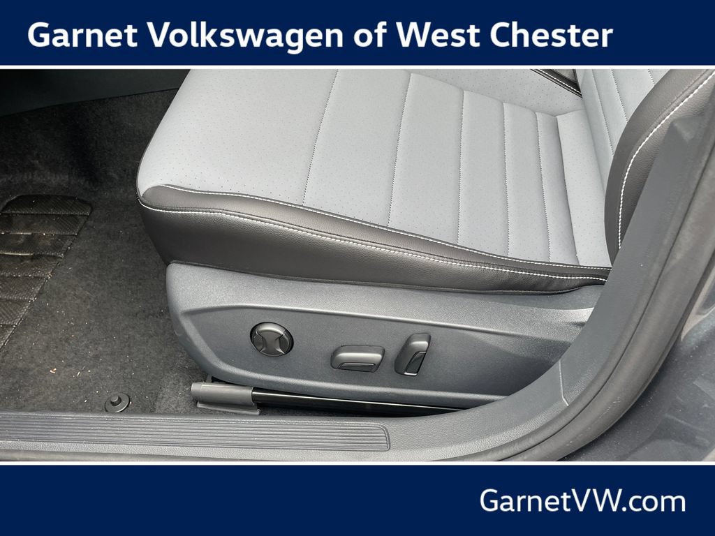 New 2026 Volkswagen Jetta SE FWD image 20