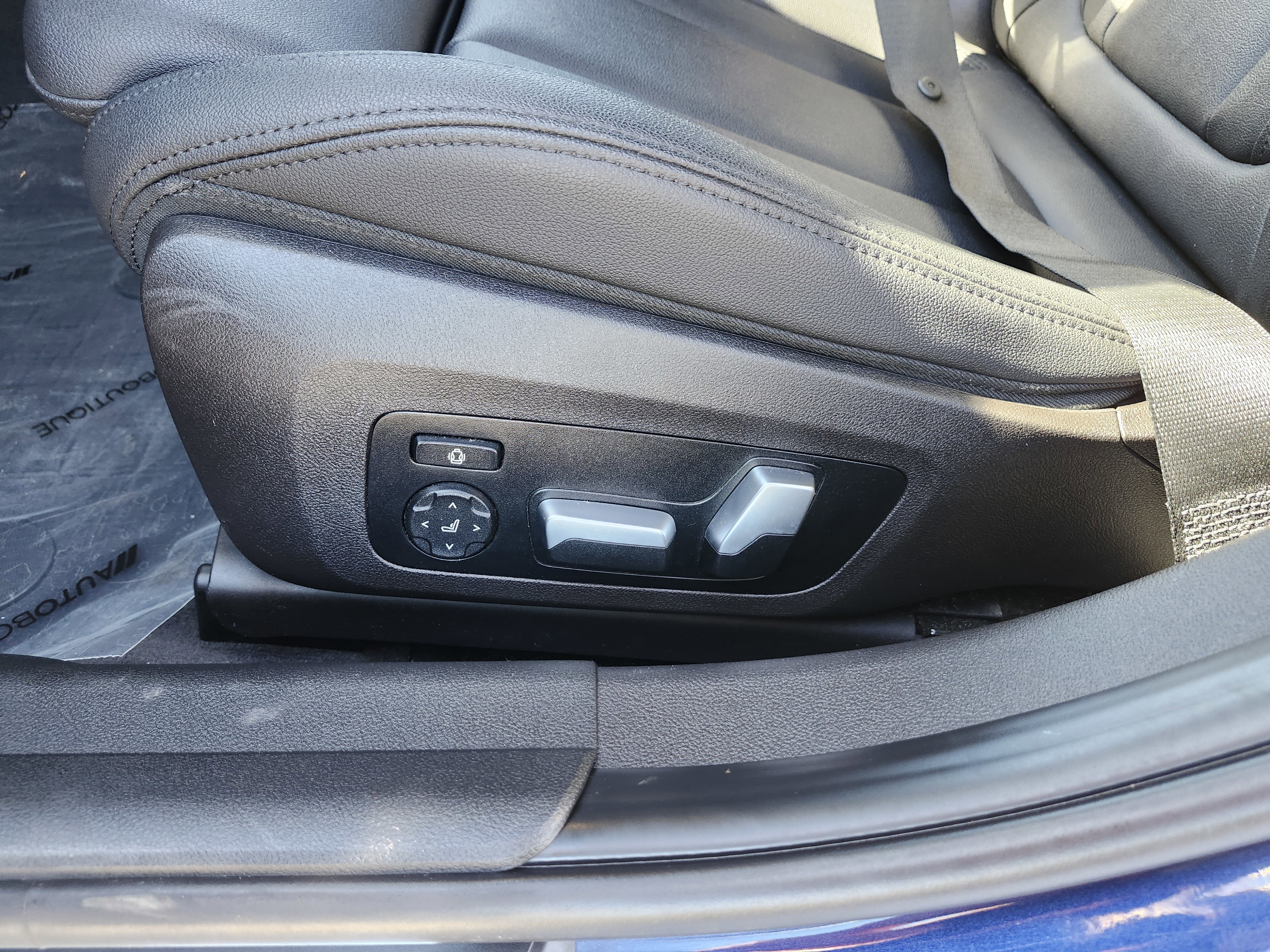 Used 2020 BMW 330i xDrive Sedan w/ Convenience Package image 27