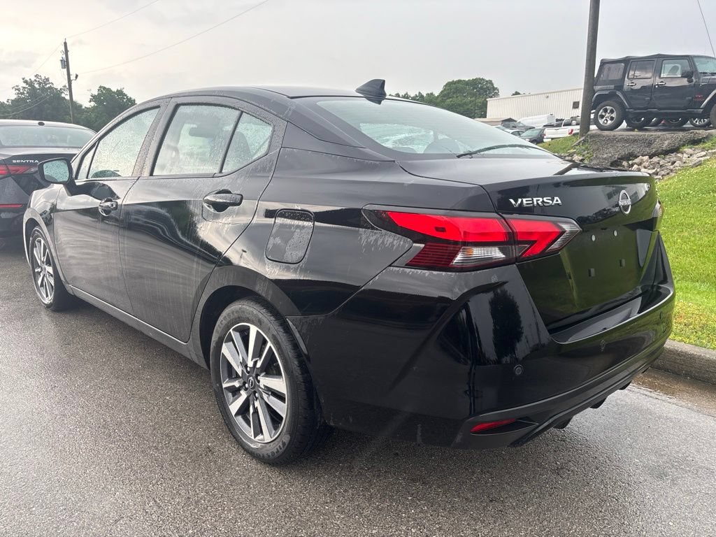Used 2023 Nissan Versa SV FWD image 4