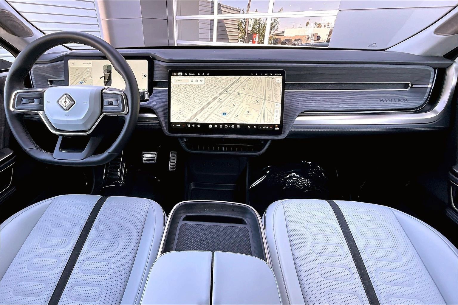 Used 2024 Rivian R1S Adventure AWD/4WD image 15