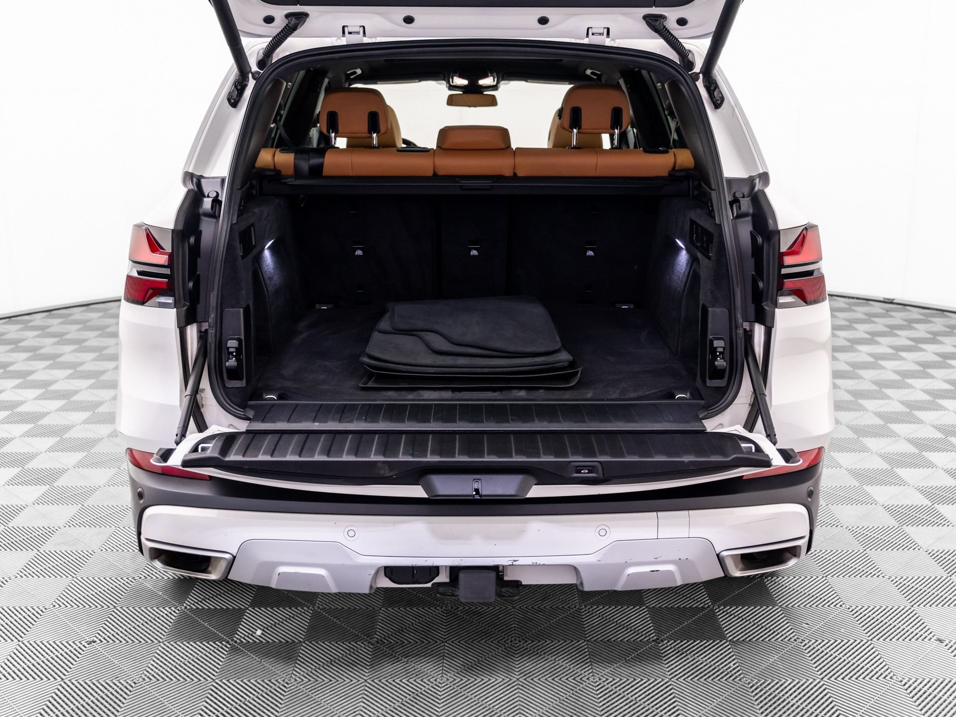 Used 2024 BMW X5 xDrive40i w/ Premium Package AWD/4WD image 35
