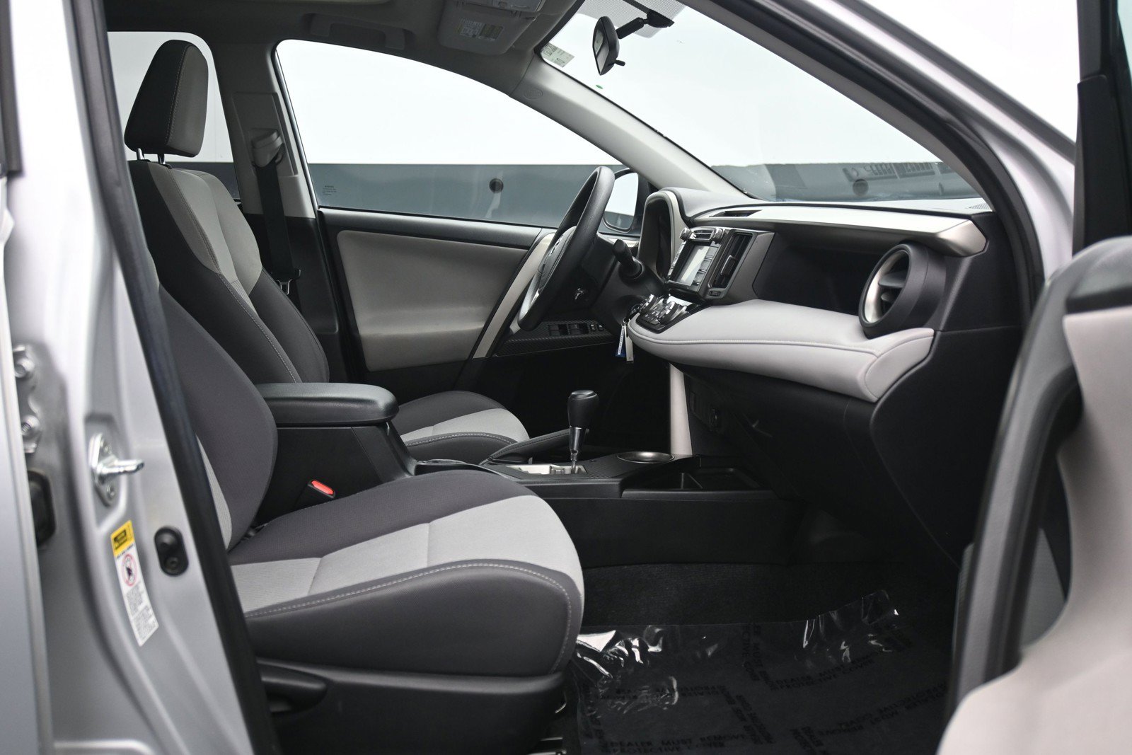 Used 2014 Toyota RAV4 XLE AWD/4WD image 13