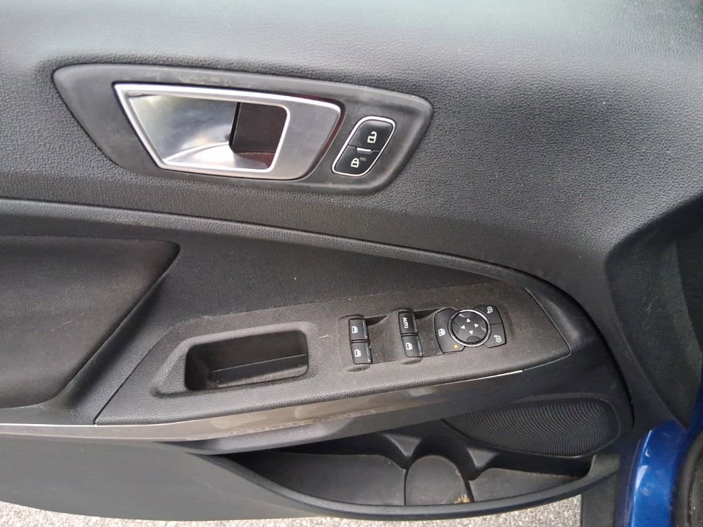 Used 2018 Ford EcoSport SE w/ SE Convenience Package image 9