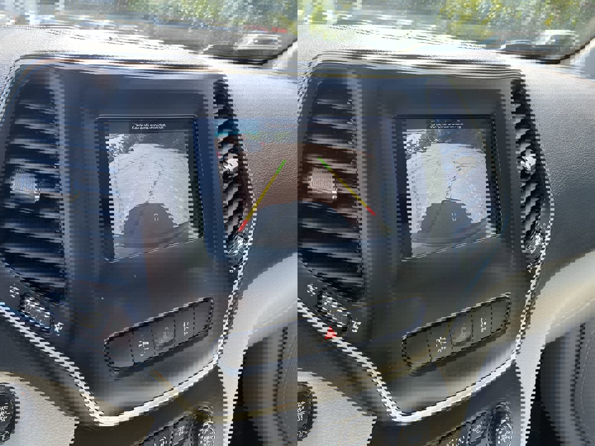 Used 2021 Jeep Cherokee Latitude Plus w/ Sun & Sound Group image 14