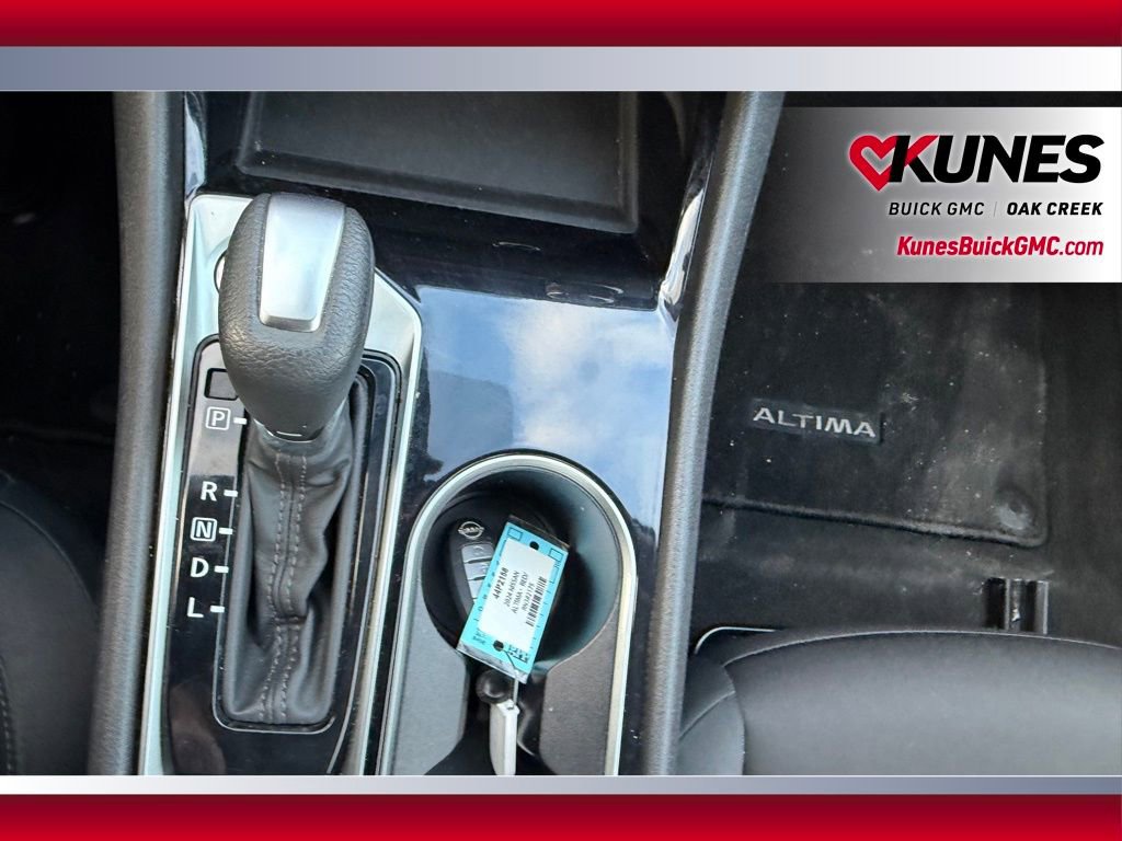 Used 2024 Nissan Altima 2.5 SV image 16