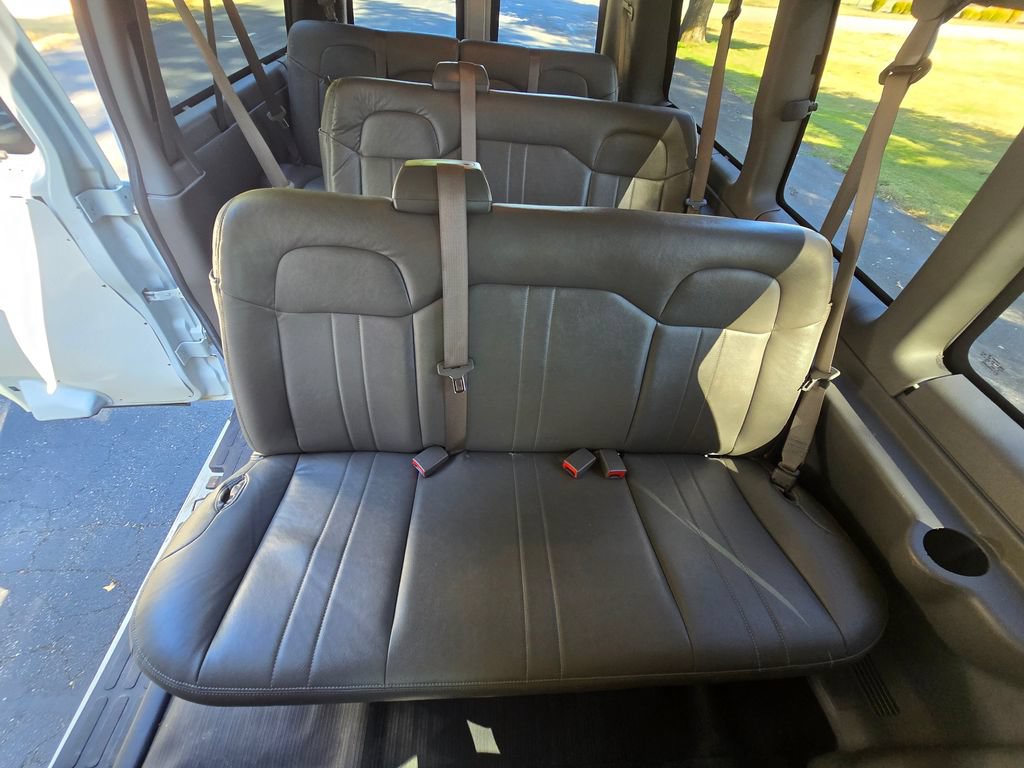 Used 2017 Chevrolet Express 2500 LS RWD image 17