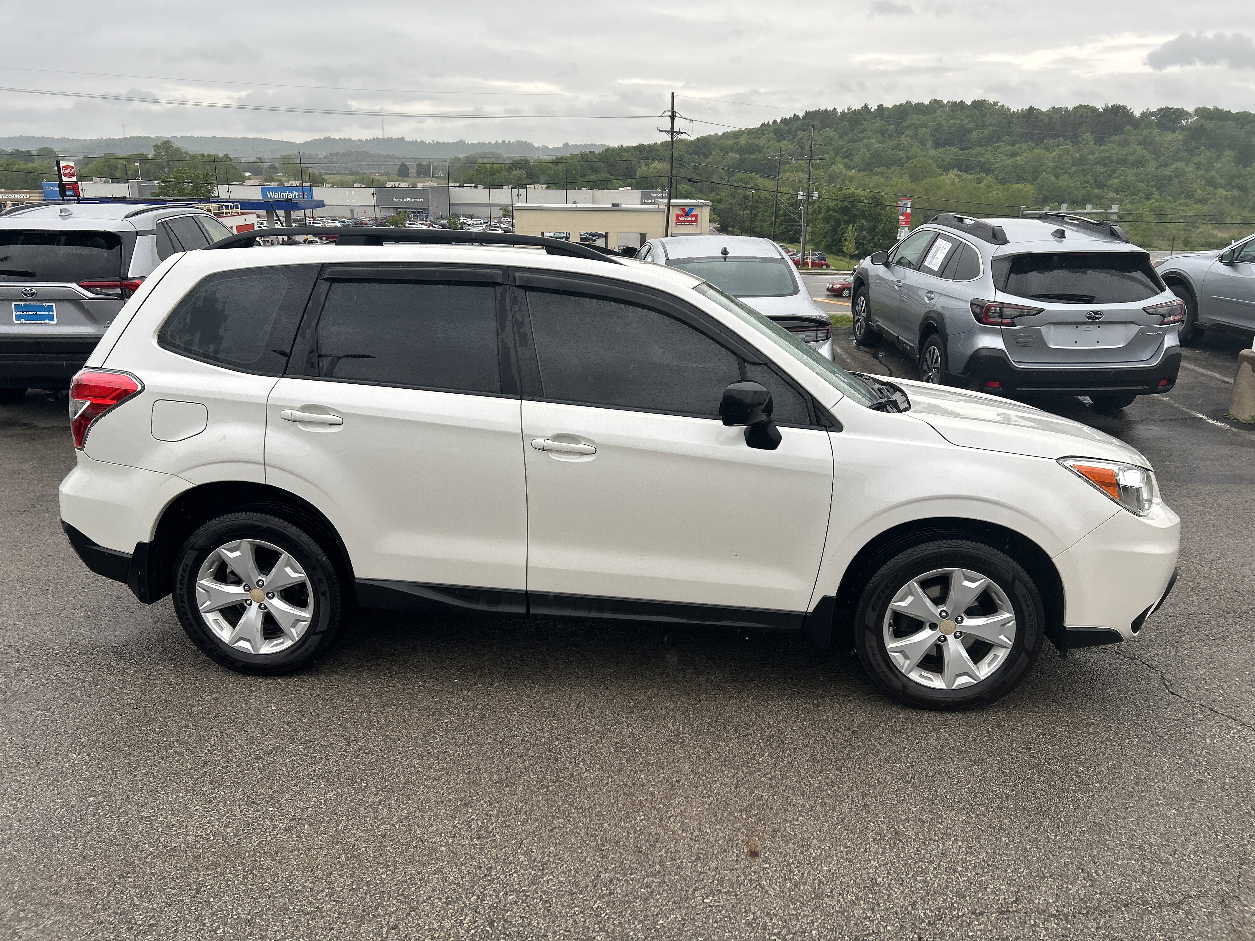 Used 2015 Subaru Forester 2.5i w/ Alloy Wheel Package AWD/4WD image 5