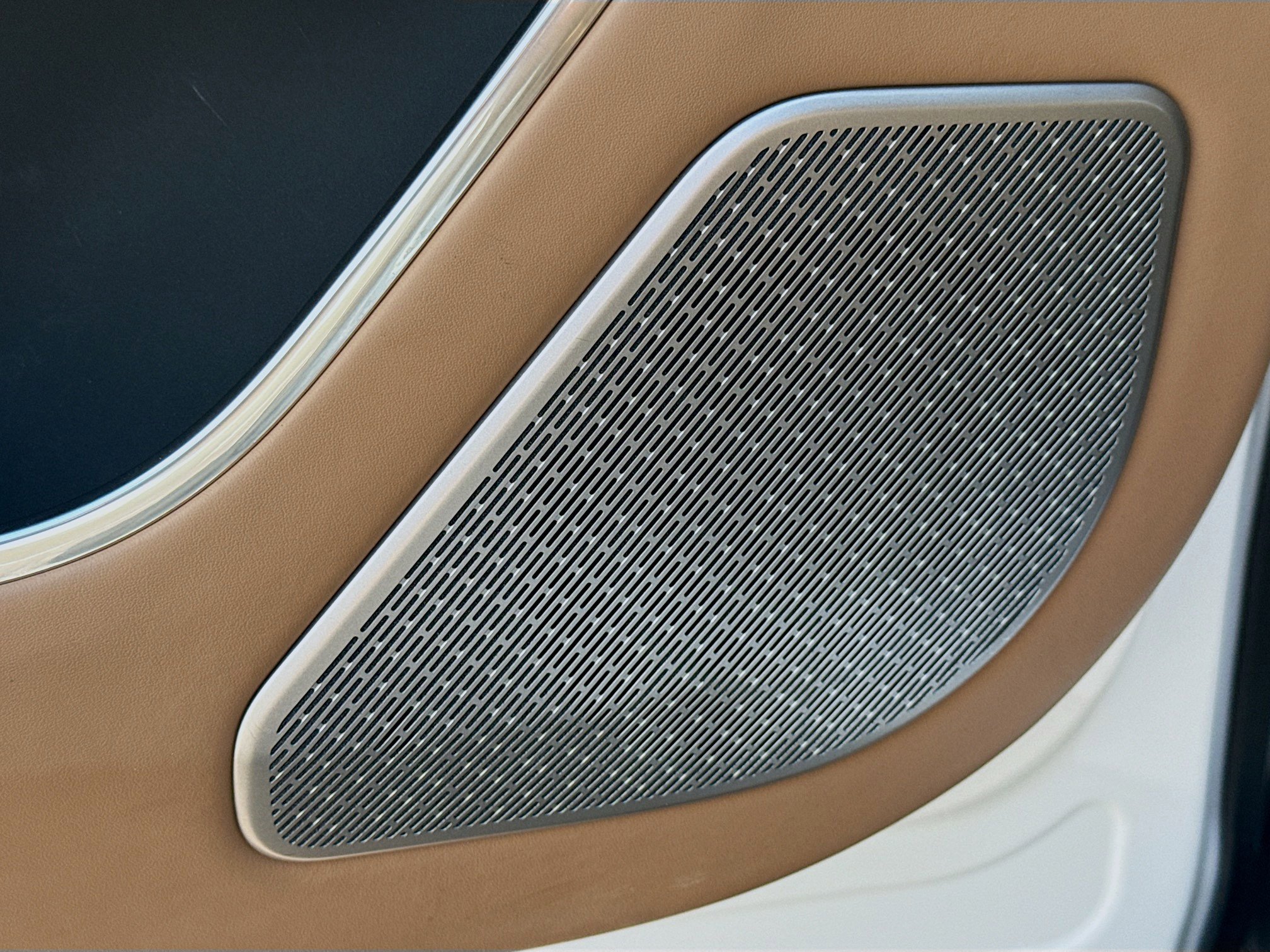 Used 2025 Land Rover Range Rover Long Wheelbase Autobiography image 24