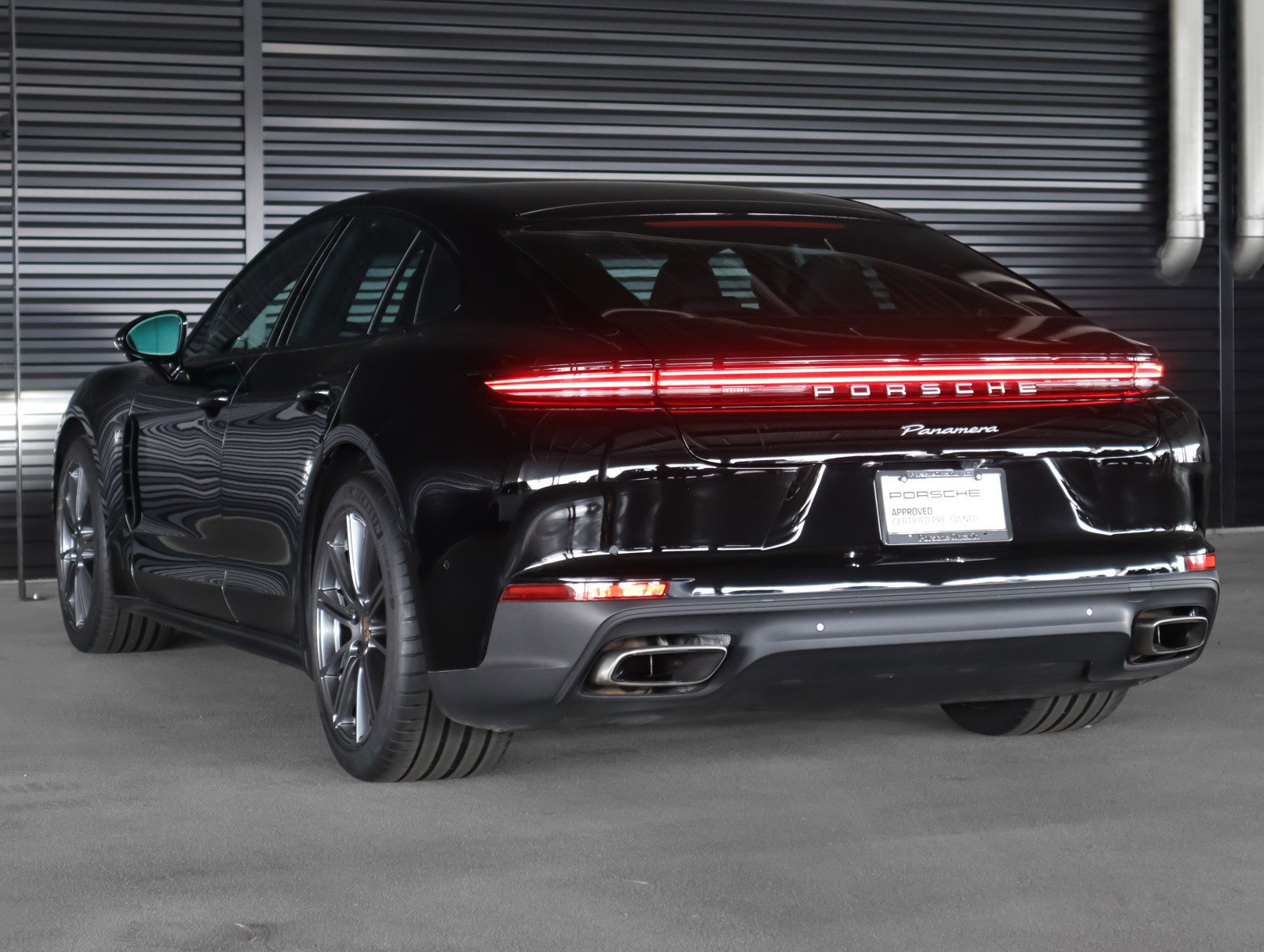 Certified 2025 Porsche Panamera RWD image 3
