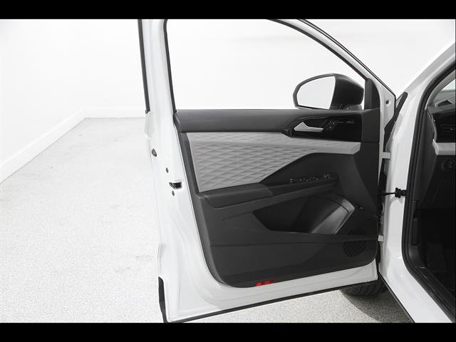 Certified 2023 Volkswagen Taos S FWD image 4
