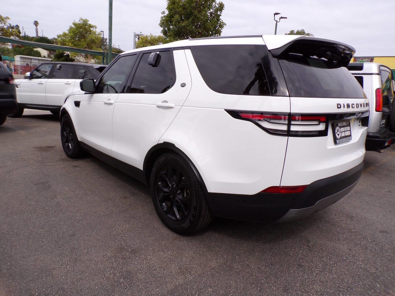 Used 2020 Land Rover Discovery SE AWD/4WD image 6