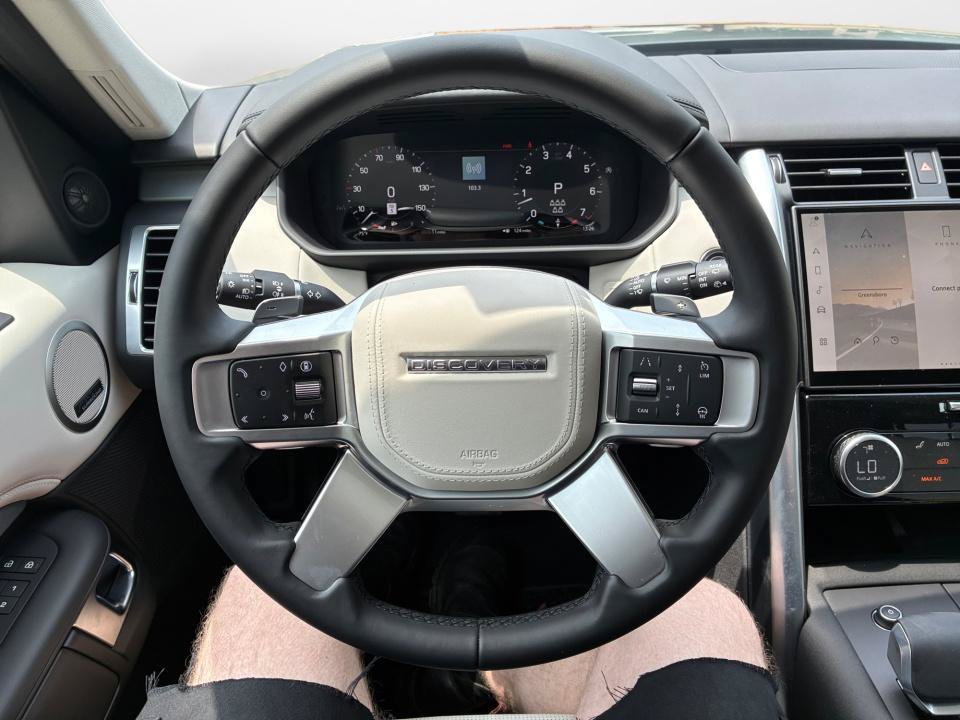 New 2026 Land Rover Discovery Limited Edition AWD/4WD image 10