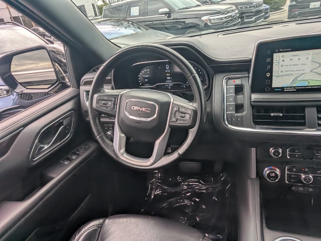 Used 2022 GMC Yukon XL SLE w/ Gmc Pro Safety Plus Package RWD image 3