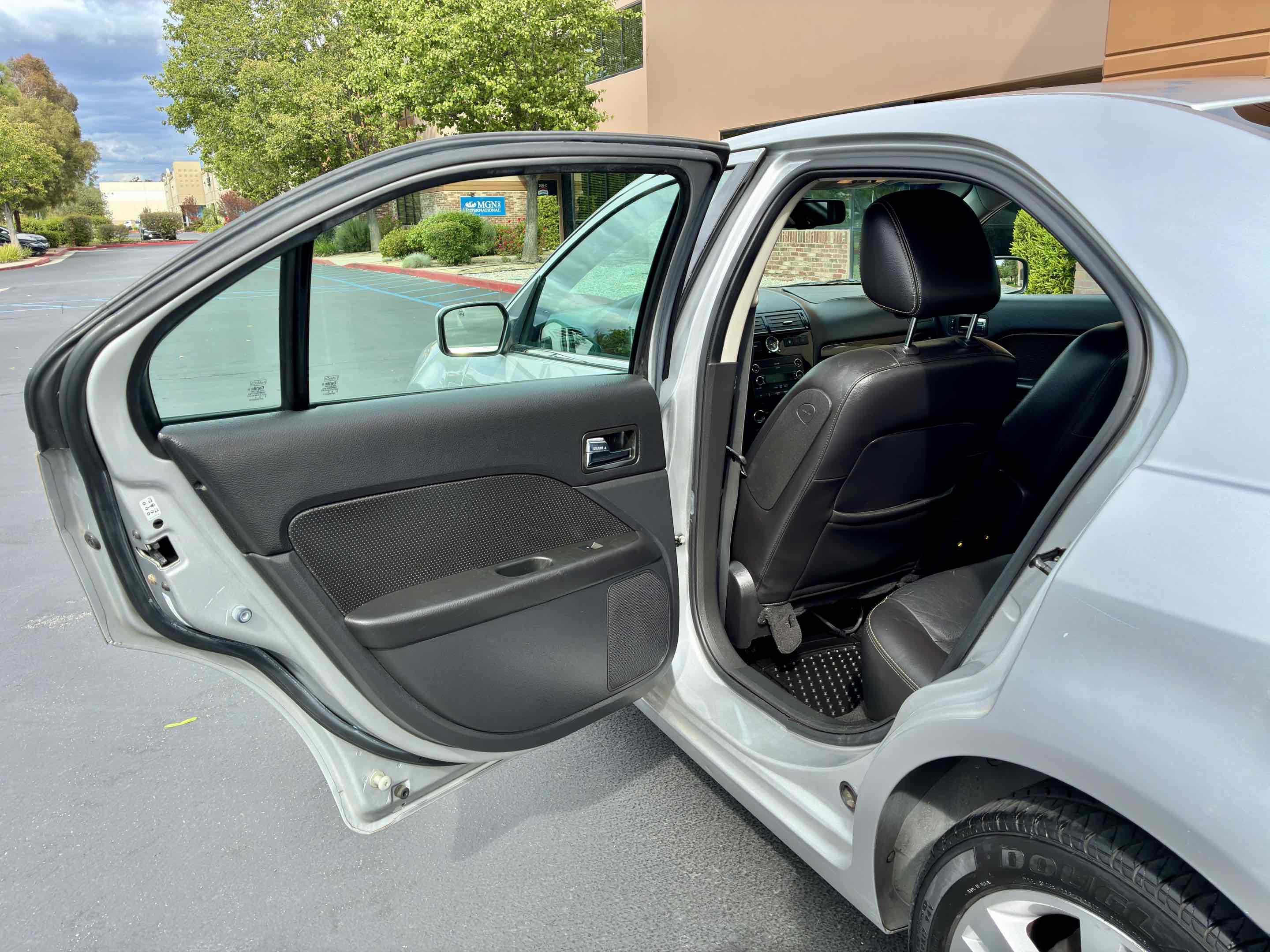 Used 2009 Ford Fusion SEL FWD image 33