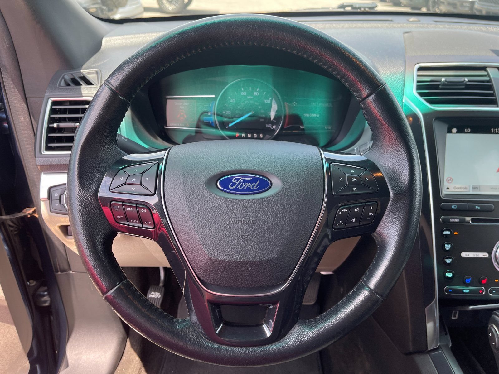 Used 2018 Ford Explorer Limited FWD image 26