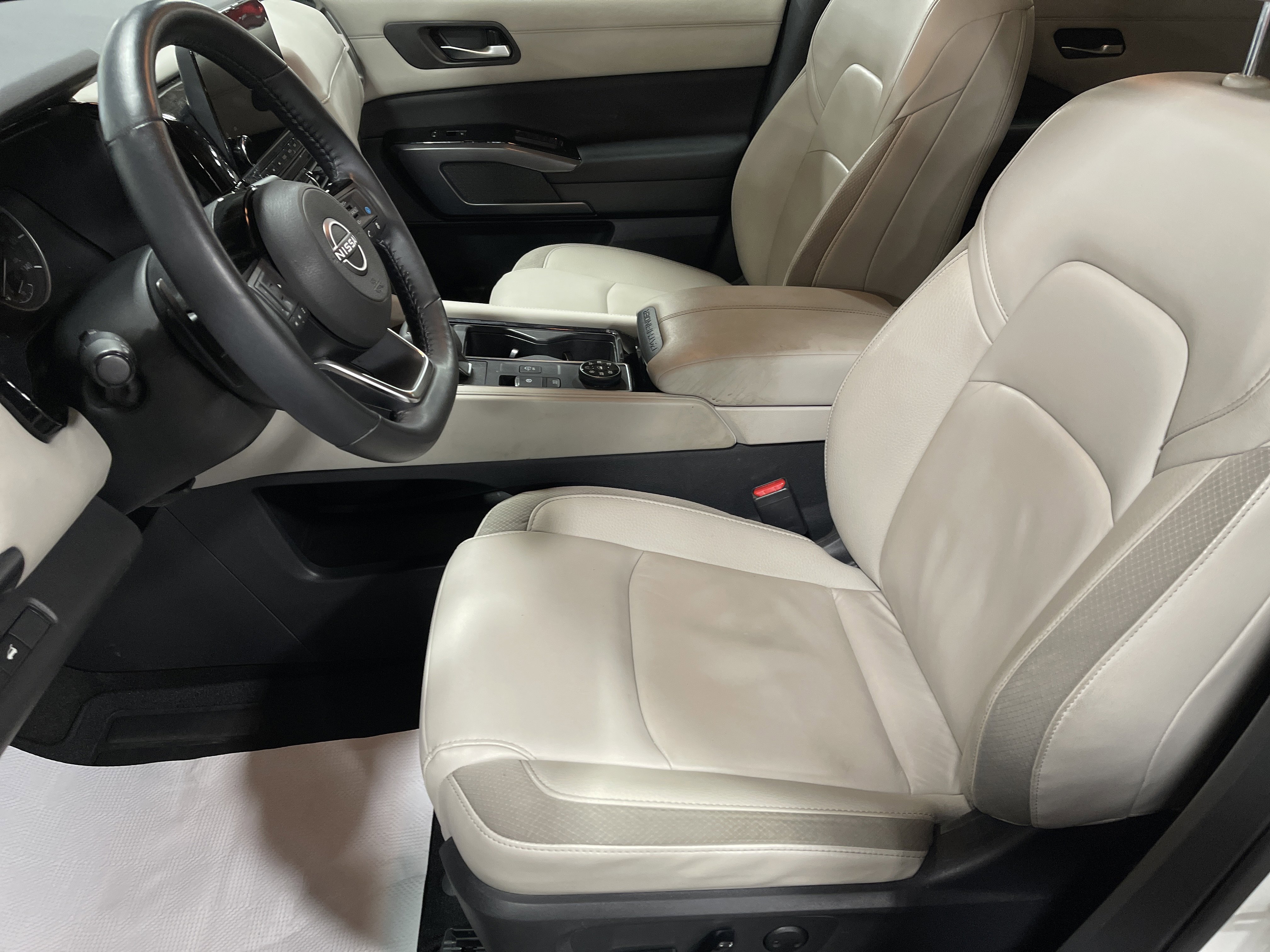 Used 2023 Nissan Pathfinder SL image 9