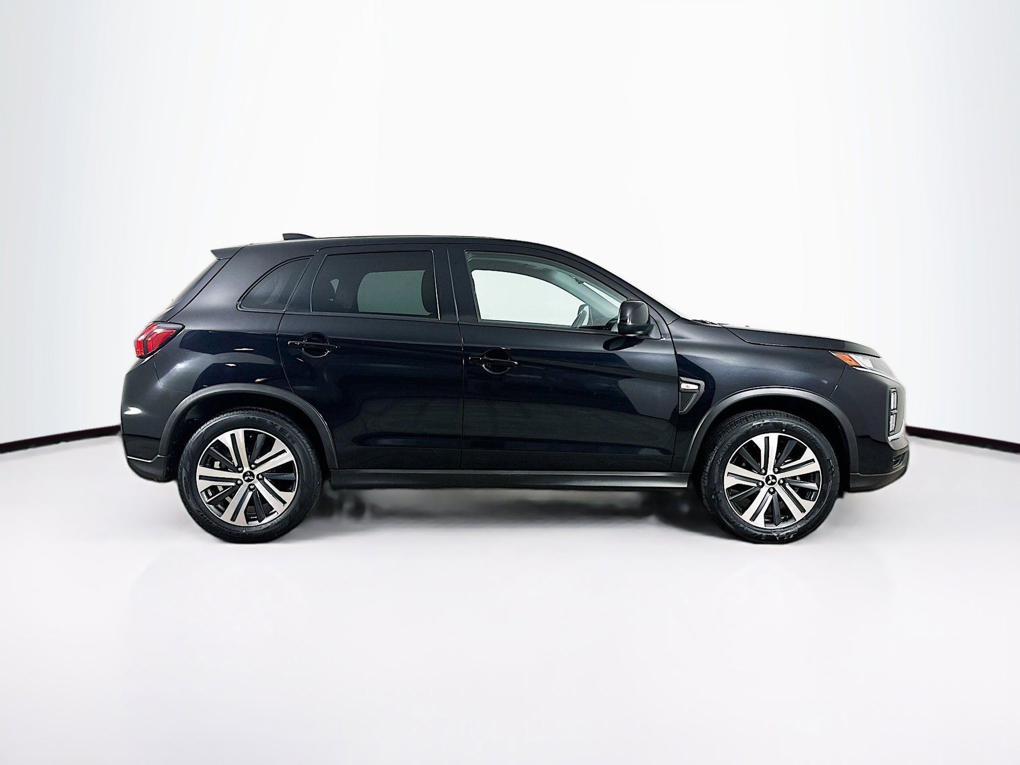 Used 2023 Mitsubishi Outlander Sport ES image 10