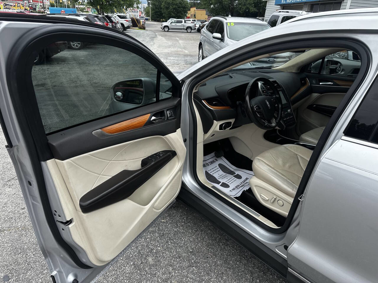 Used 2016 Lincoln MKC Reserve image 11