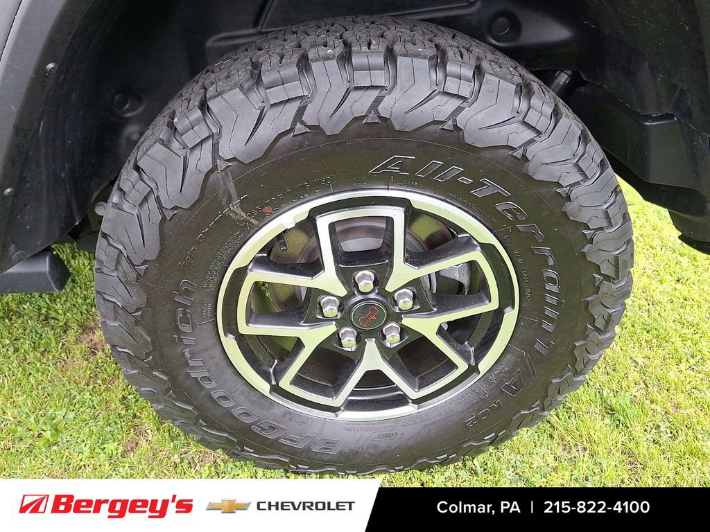 Used 2025 Jeep Wrangler Unlimited Rubicon AWD/4WD image 9