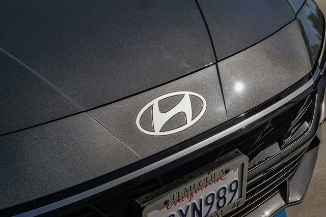 Certified 2025 Hyundai Elantra SEL FWD image 12