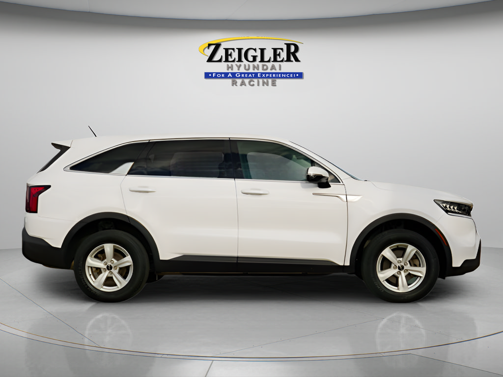 Used 2023 Kia Sorento LX AWD/4WD image 10
