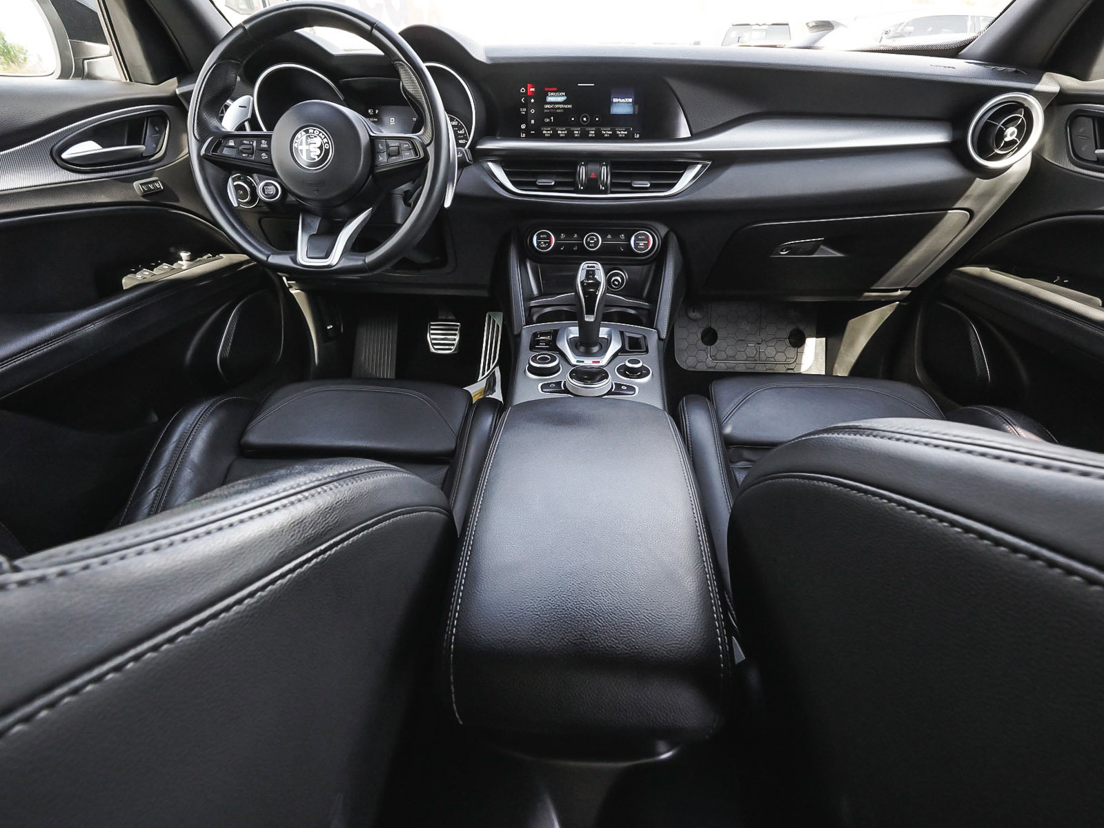Used 2022 Alfa Romeo Stelvio Veloce AWD/4WD image 35