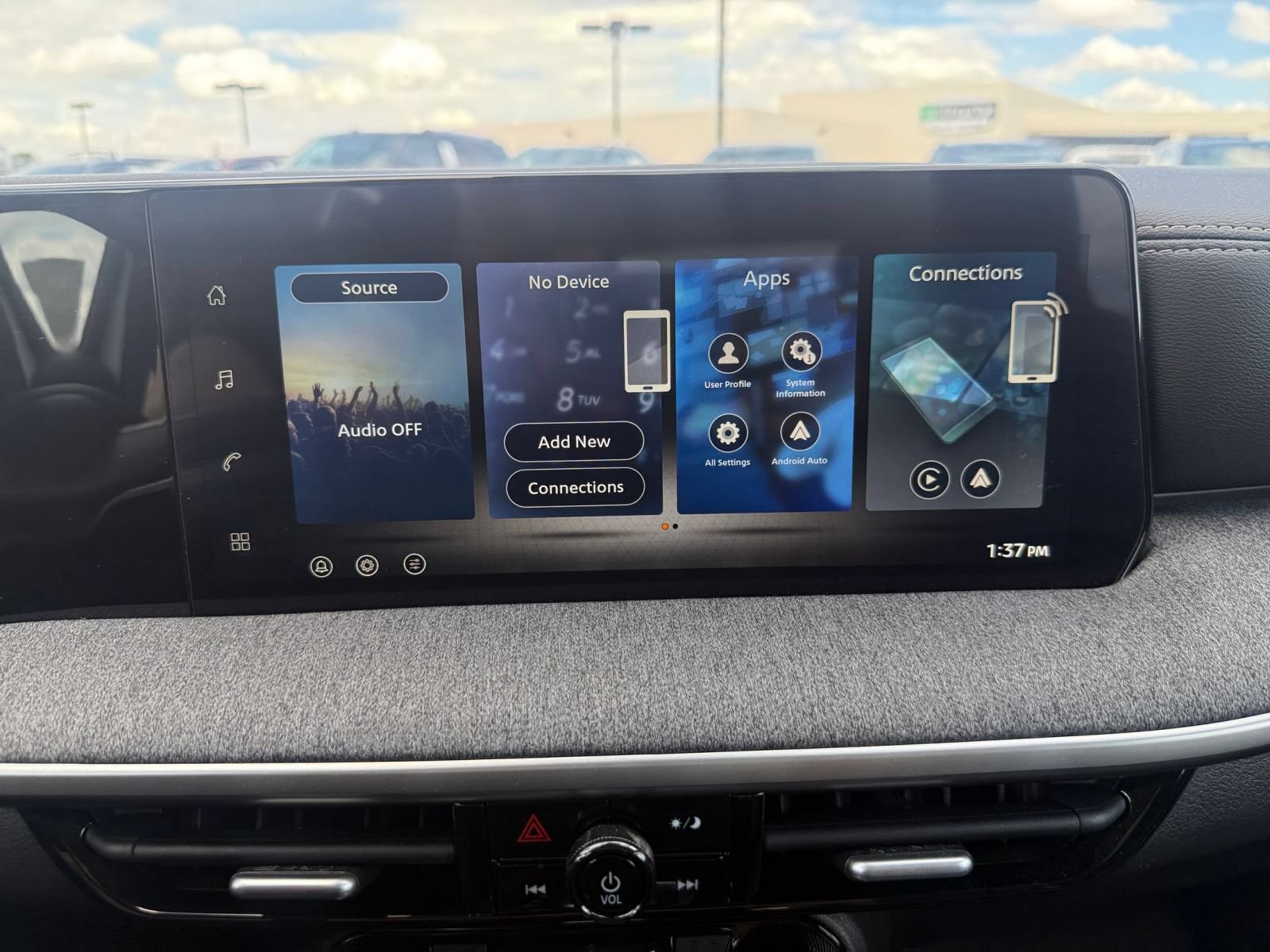 Used 2026 Nissan Kicks SV w/ Cold Weather Package FWD image 19