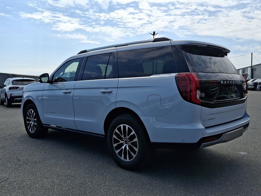 Used 2025 Ford Expedition Platinum image 4