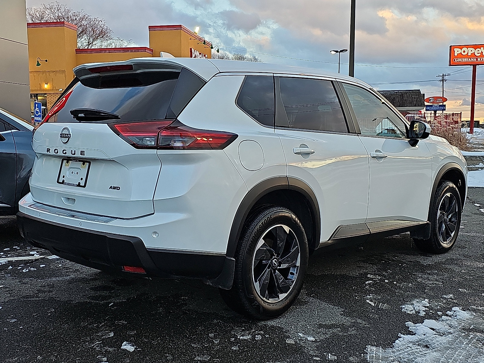 Certified 2025 Nissan Rogue SV image 6