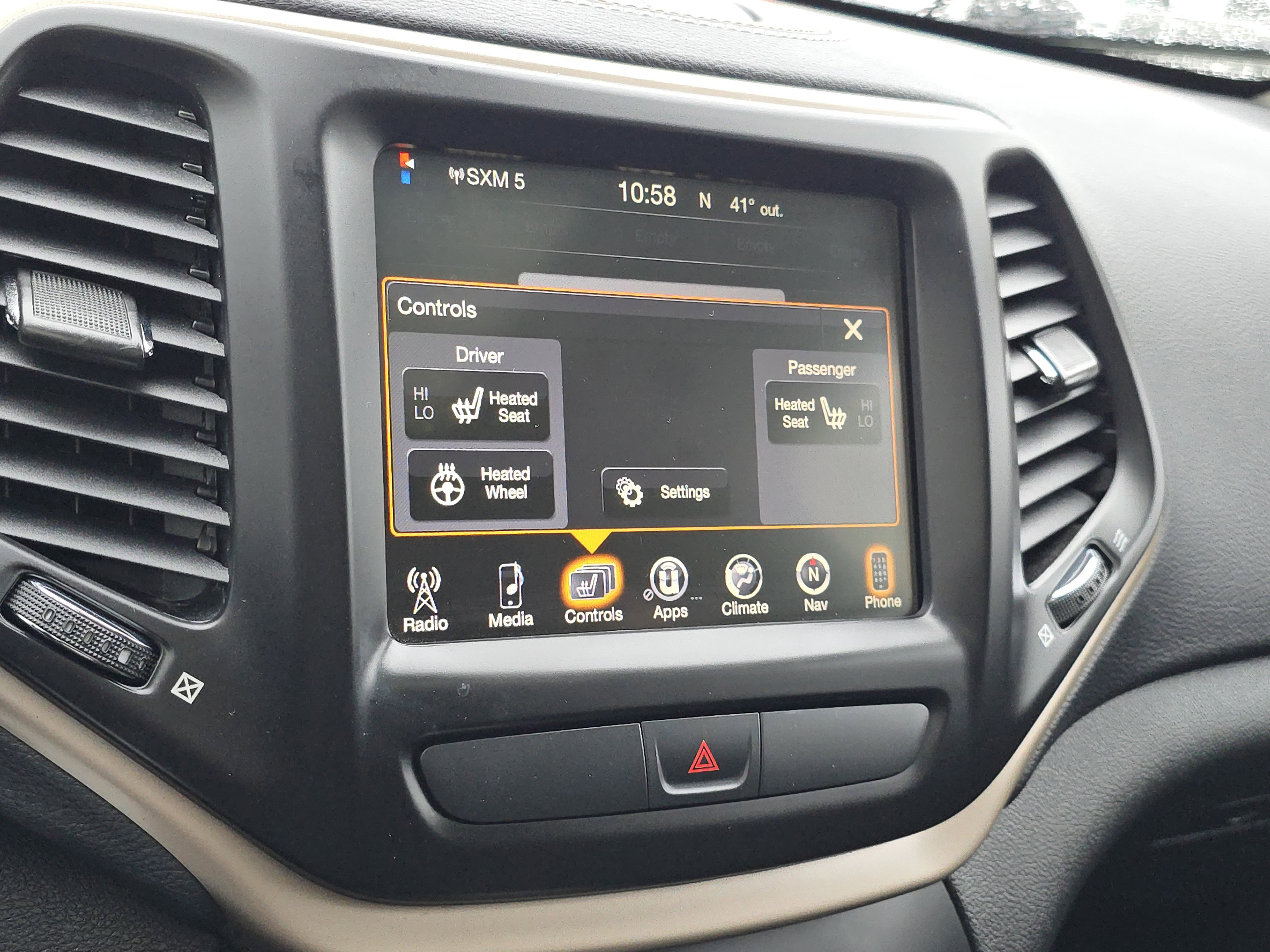 Used 2016 Jeep Cherokee 75th Anniversary image 13