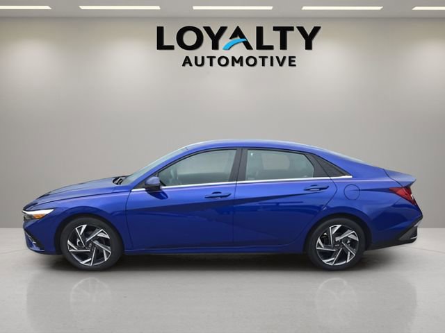 Used 2024 Hyundai Elantra Limited image 2