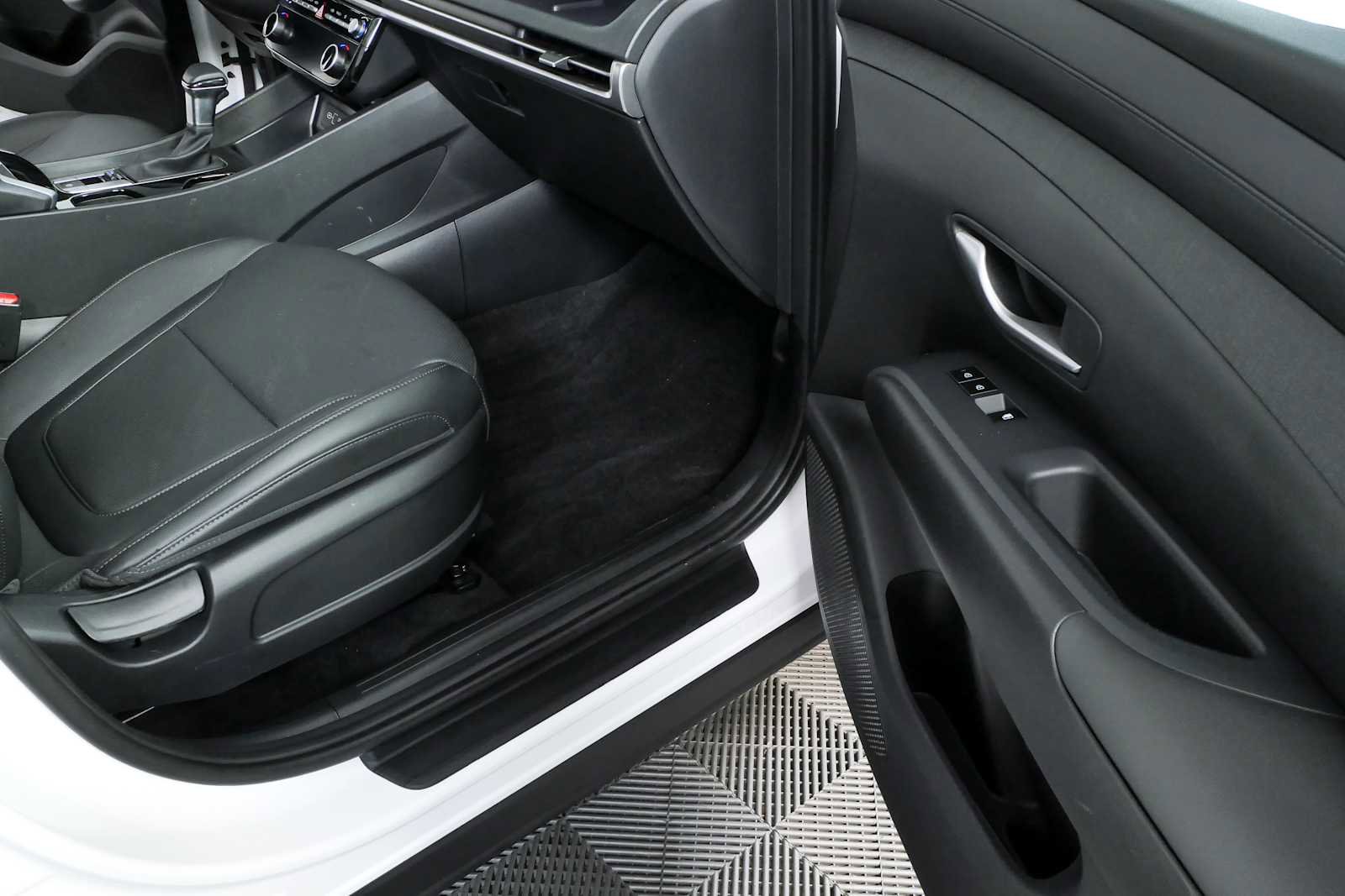 Certified 2025 Hyundai Tucson SEL FWD image 24