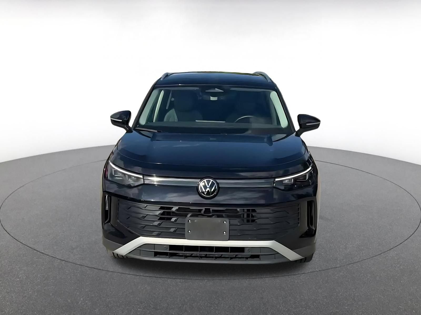 Used 2026 Volkswagen Tiguan SE AWD/4WD image 4