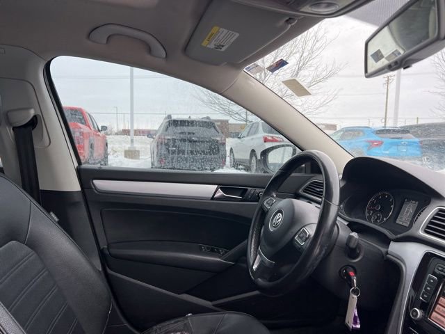 Used 2012 Volkswagen Passat 3.6 SE image 31